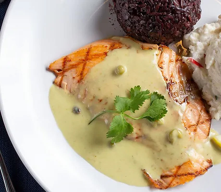 Salmon with green curry